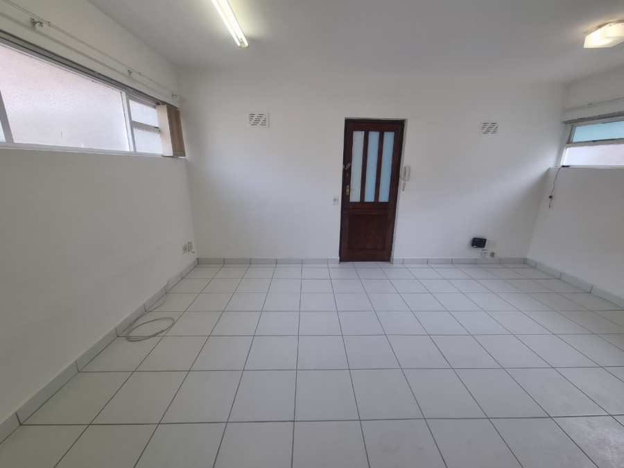 To Let 0 Bedroom Property for Rent in Sea Point Western Cape